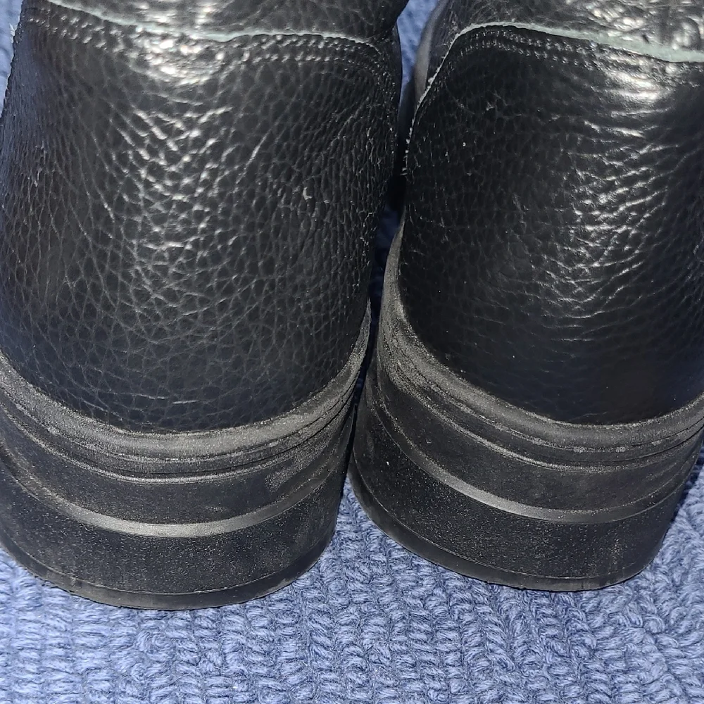 Black Leather, Faux-Fur Lined Women's Winter Zip Boots, U.S. Size 8 - Picture 14 of 15